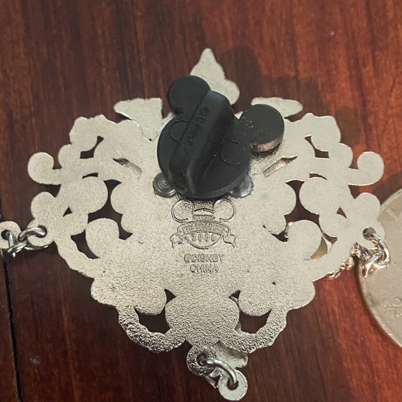 2006 Pirates of the Caribbean Pink Gem Pirate Princess Disney Parks Pin - Picture 4 of 4